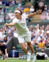 开云首页-“紫薇”横扫桑德格伦 梅德韦德夫仅丢七局轻松过关