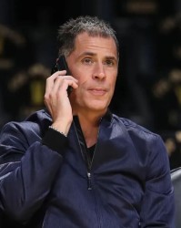 开云体育app下载-湖人计划将自己2032年不受保护首轮签换为多个首轮签|爵士|勇士|特雷·墨菲|选秀权|太阳_新浪体育_新浪新闻